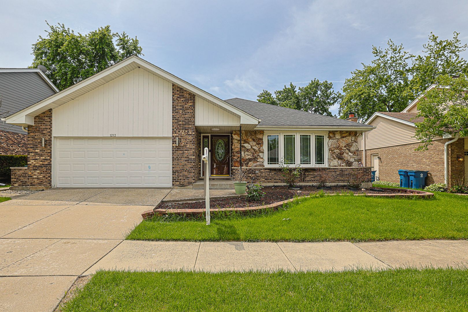 1213 Hawkins Avenue — Downers Grove, IL 60516