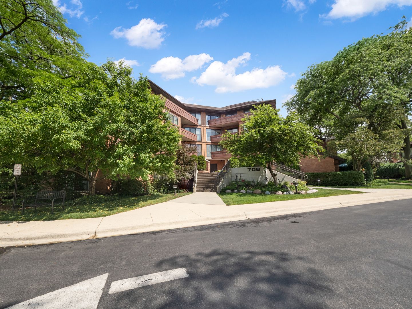706 Waukegan Road #C-203 — Glenview, IL 60025
