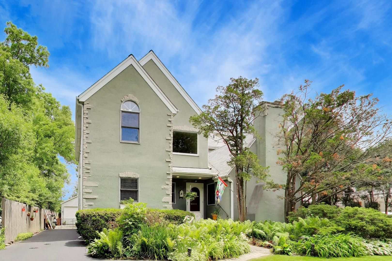 124 Lockerbie Lane — Wilmette, IL 60091