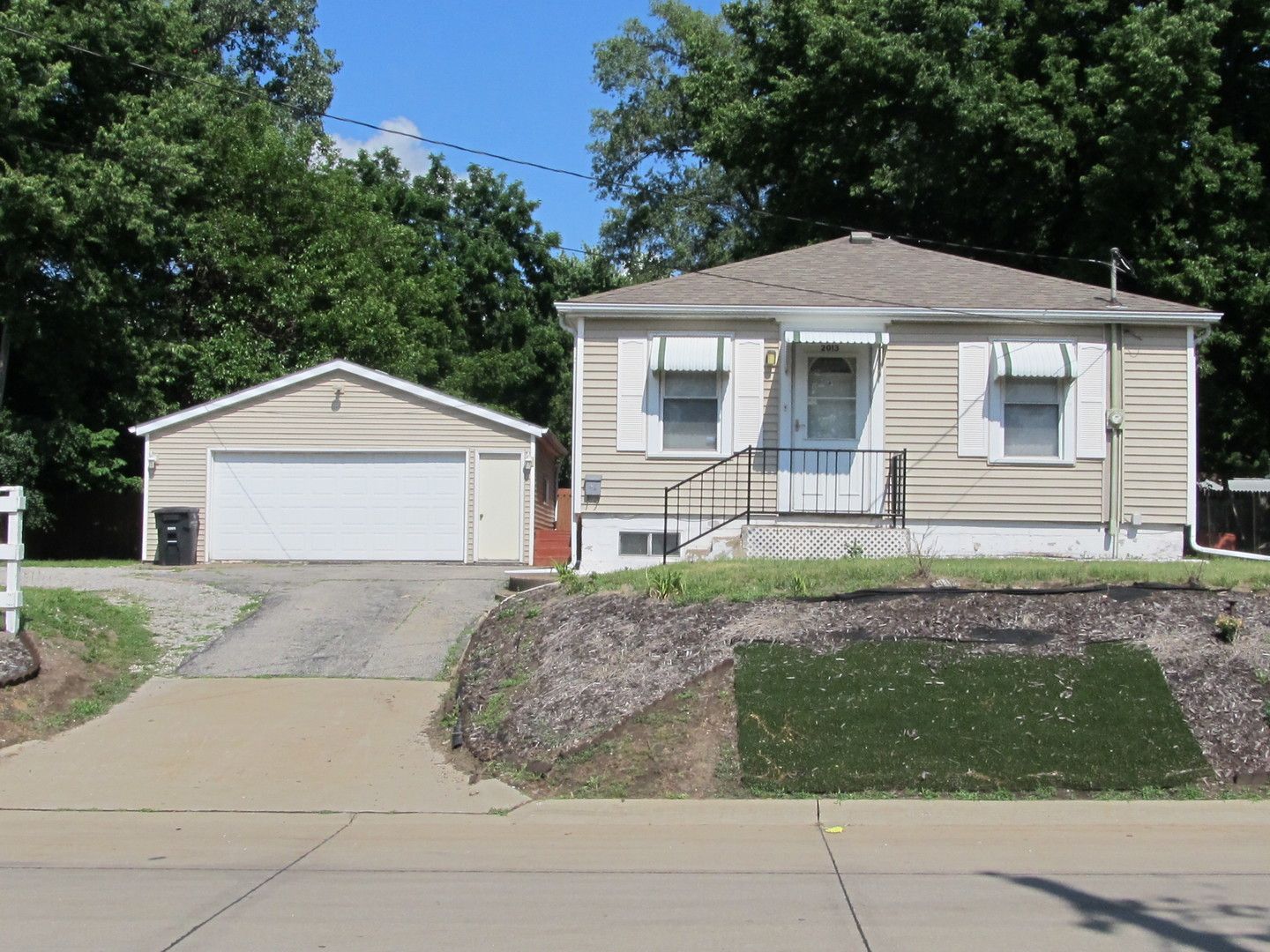 2013 5th Street — Rock Island, IL 612011