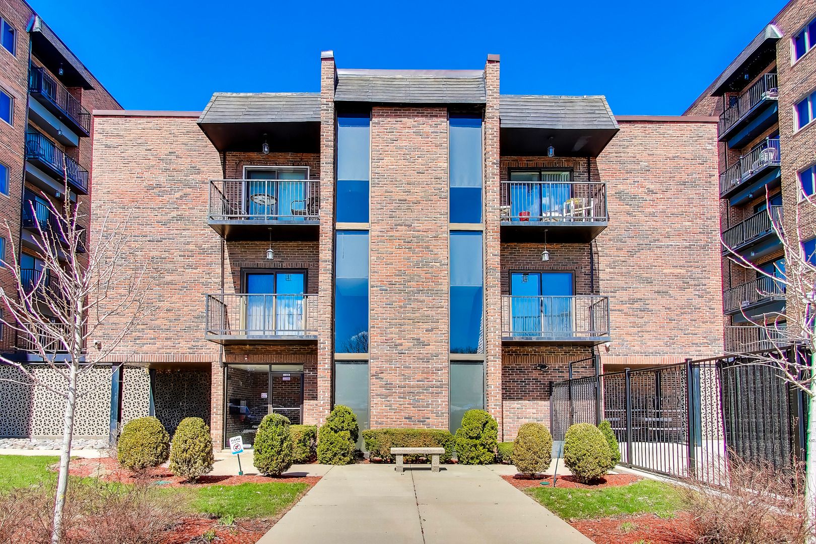 7908 W North Avenue #201C — Elmwood Park, IL 60707