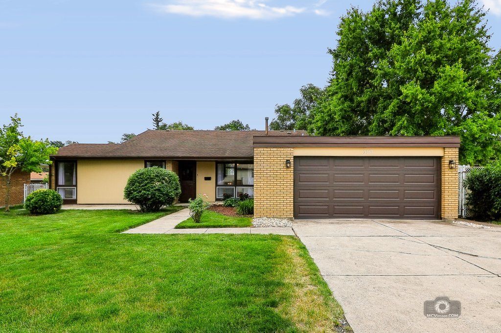 5595 155th Street — Oak Forest, IL 60452