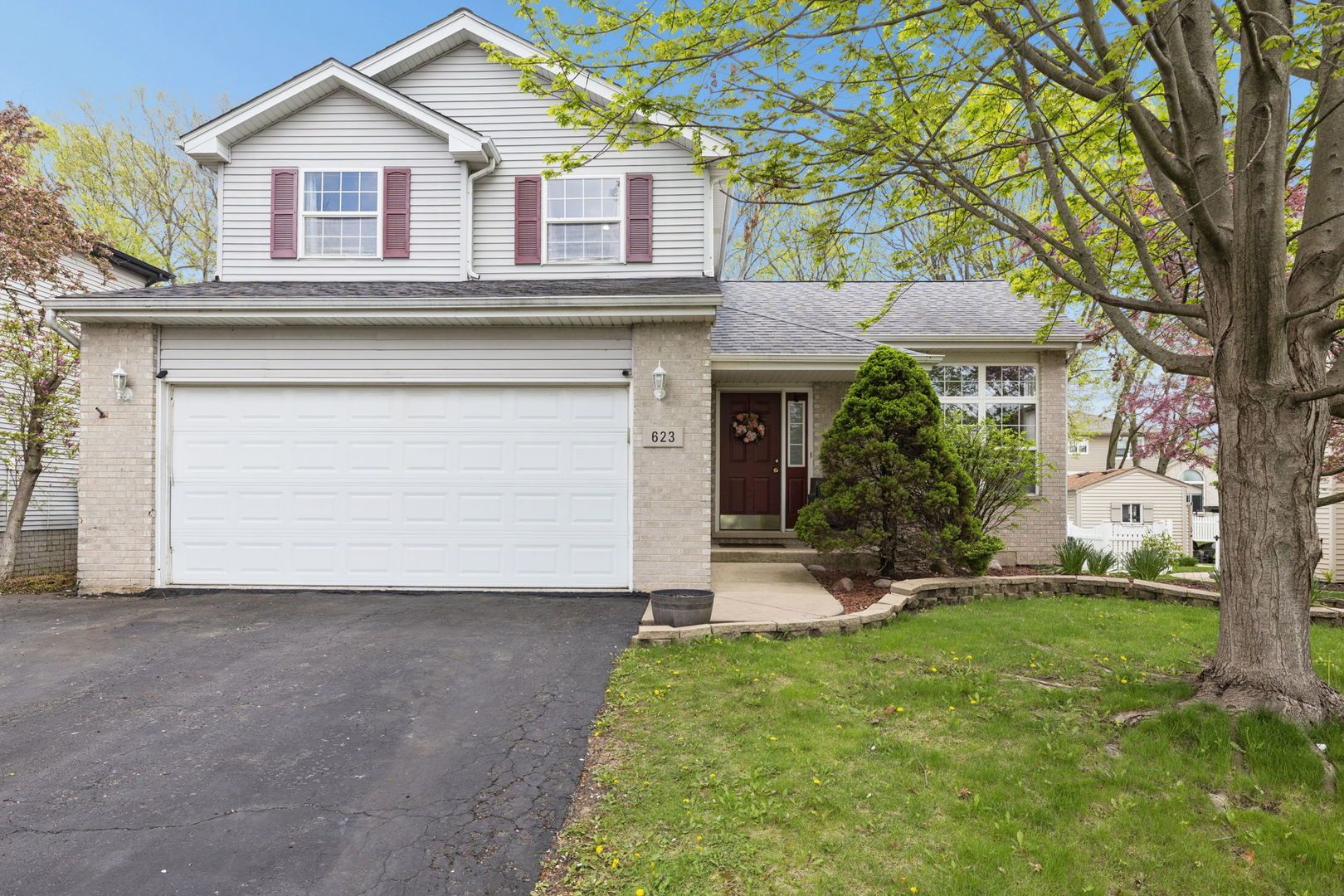 623 Wild Indigo Avenue — Romeoville, IL 60446