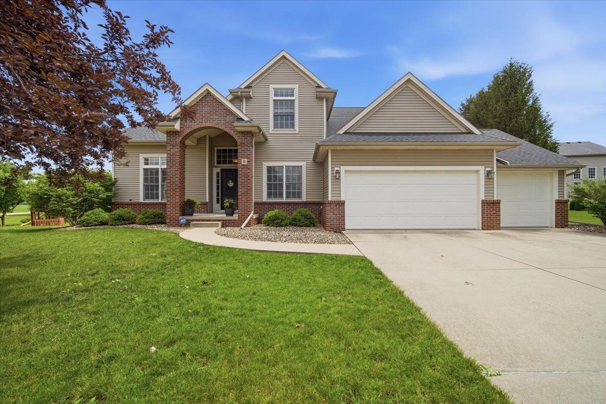 9 Brookline Court — Bloomington, IL 61705
