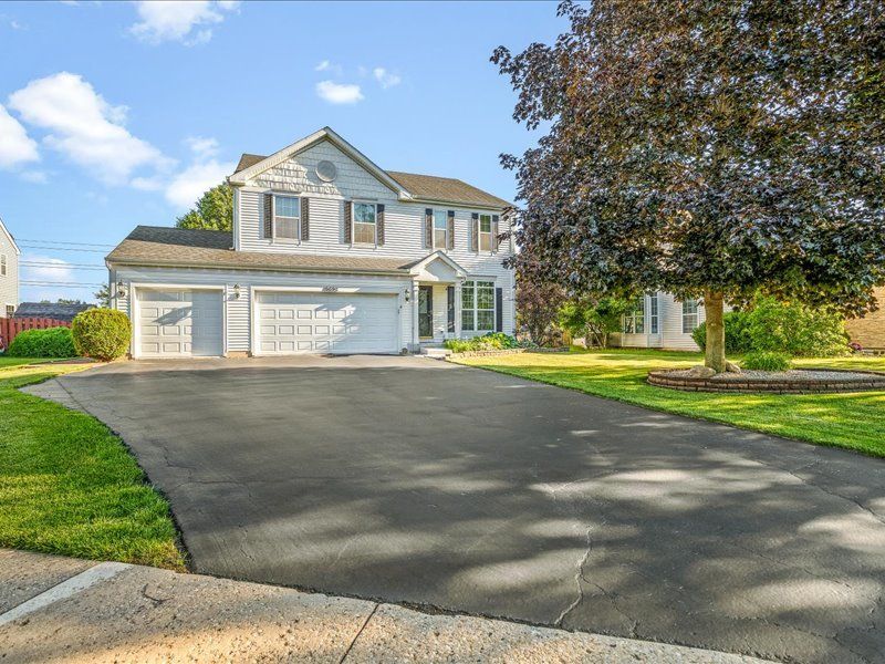 10695 Yellowstone Drive — Huntley, IL 60142