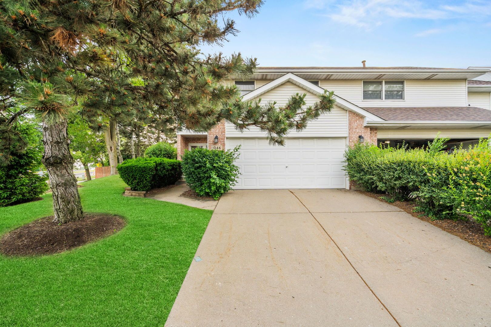 1046 Pinewood Drive — Downers Grove, IL 60516