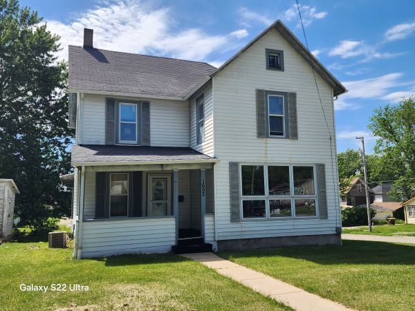 1602 S Highland Avenue — Freeport, IL 61032