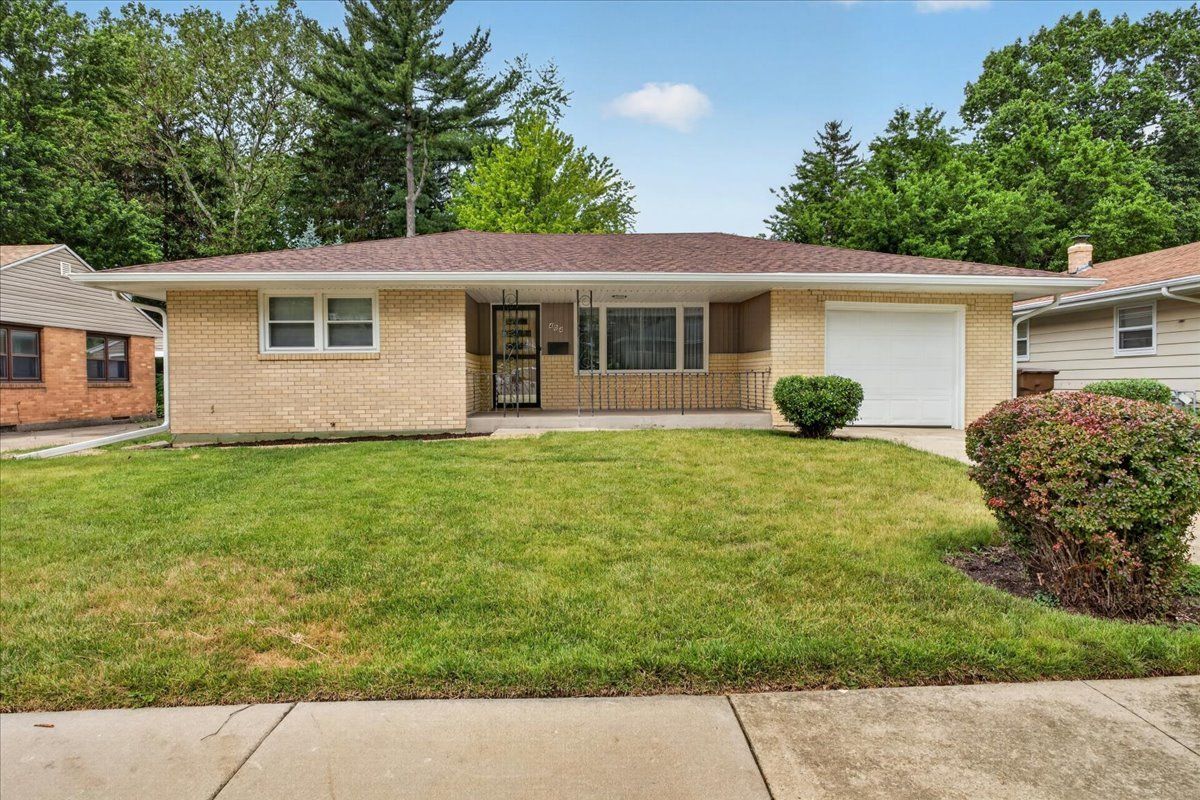 404 Fairview Boulevard — Rockford, IL 61107