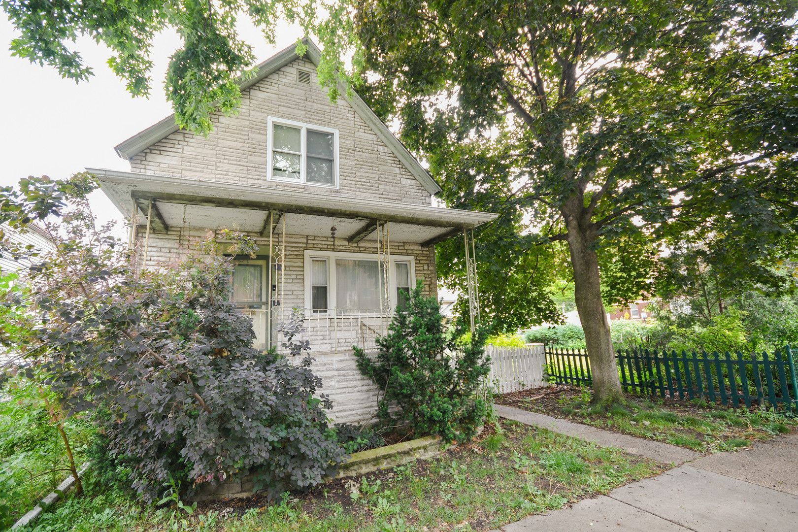 4206 W Henderson Street — Chicago, IL 60641