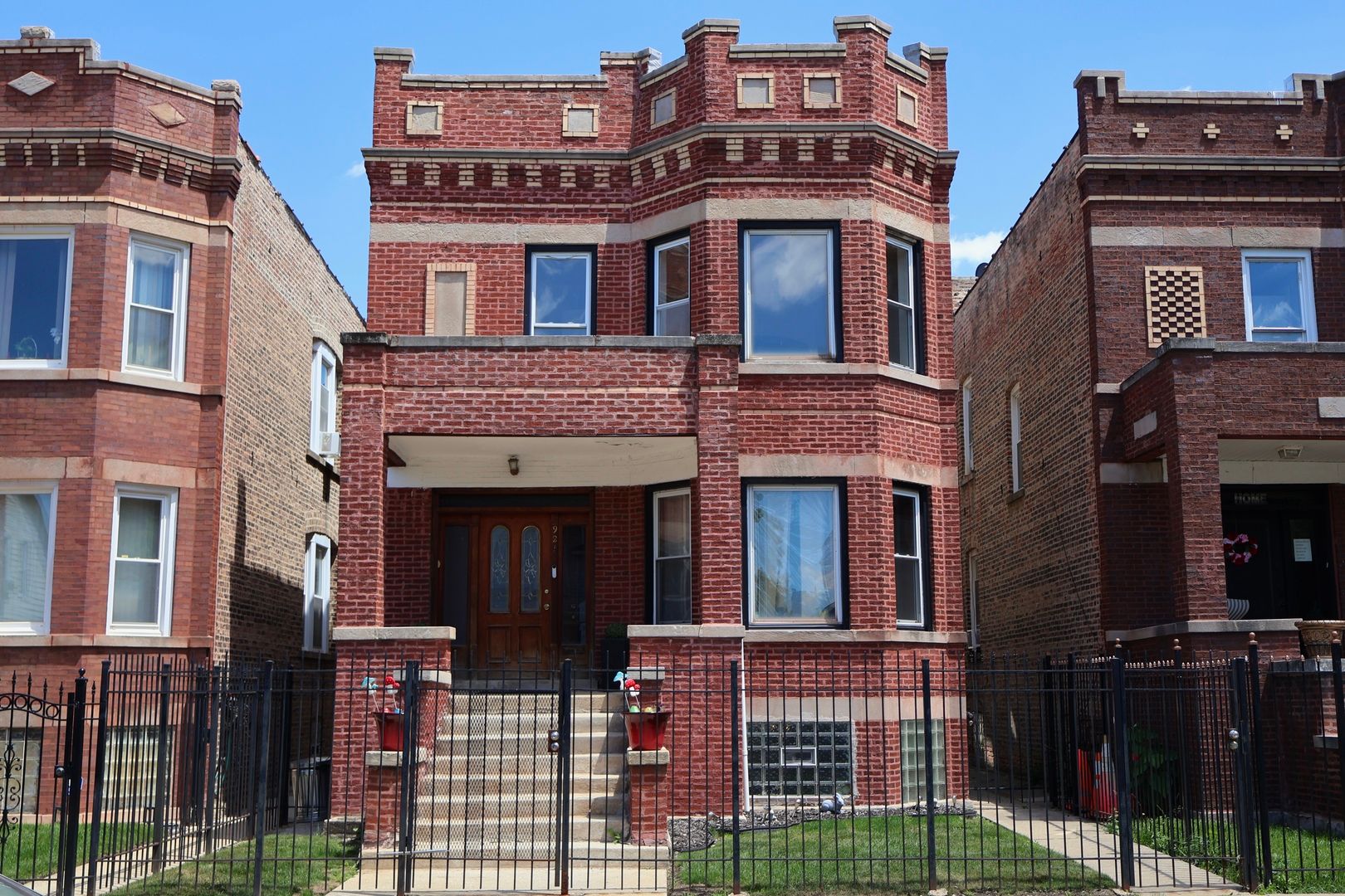 921 N Leclaire Avenue — Chicago, IL 60651