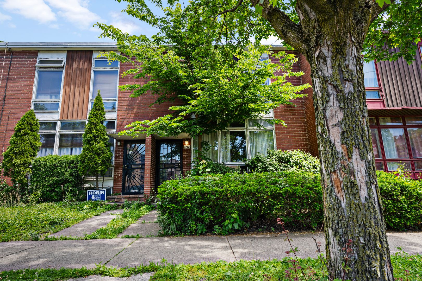4753 S Woodlawn Avenue — Chicago, IL 60615