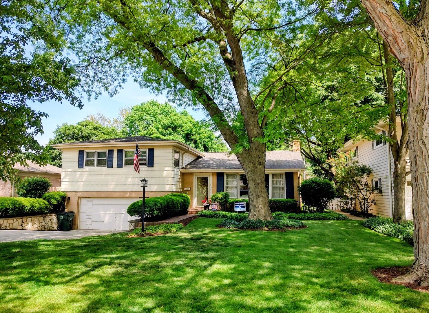 311 N Beverly Lane — Arlington Heights, IL 60004