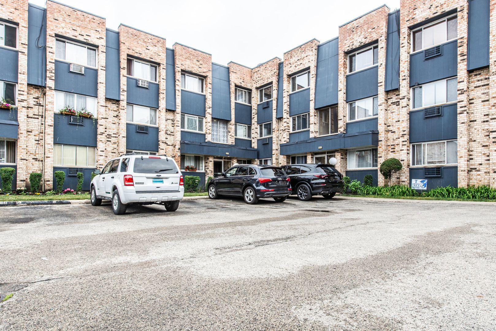 8641.5 W FOSTER Avenue #3A — Chicago, IL 60656