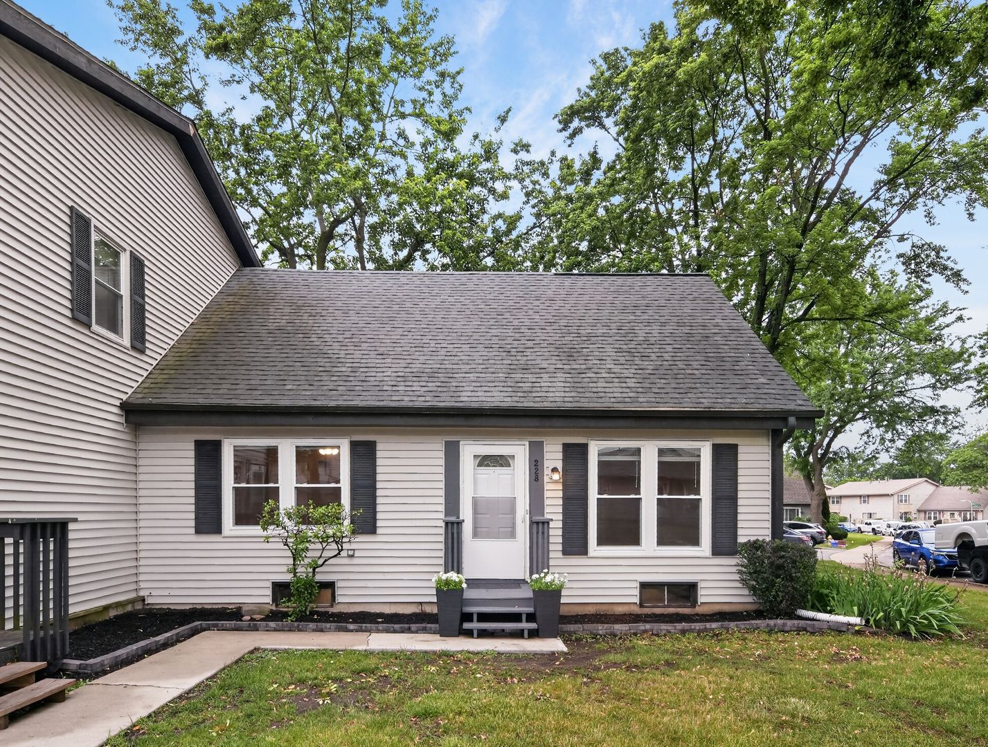 228 Dakota Court #A — Bolingbrook, IL 60440