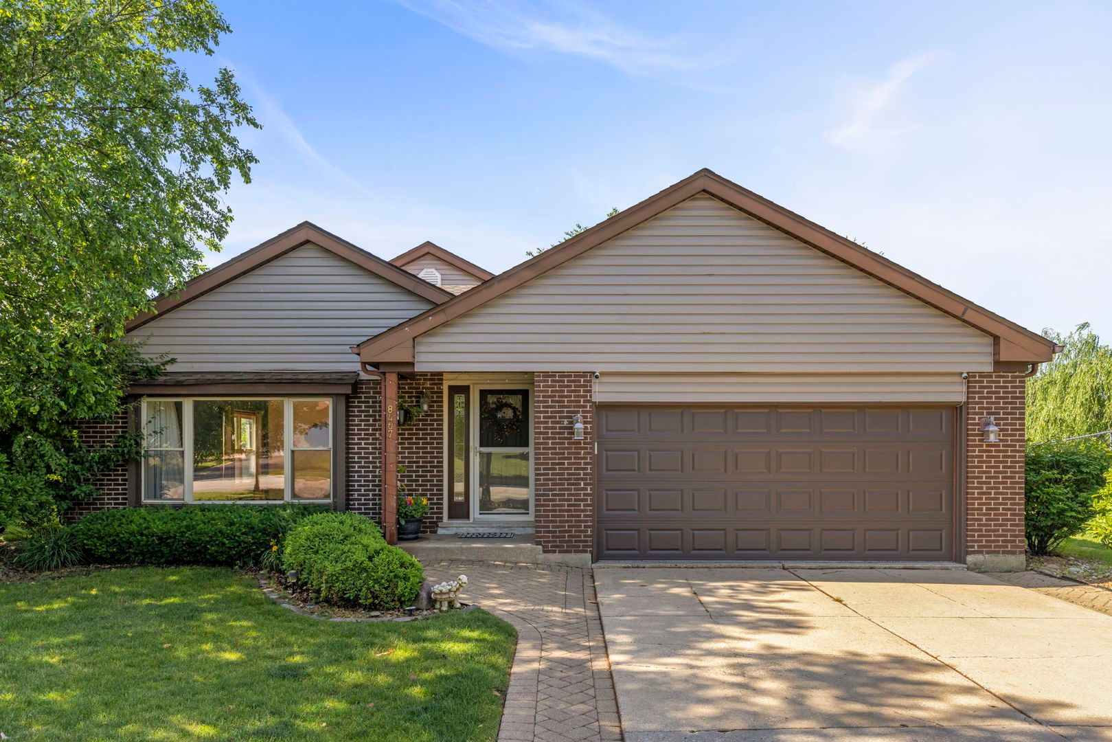 8407 Carriage Lane — Tinley Park, IL 60487