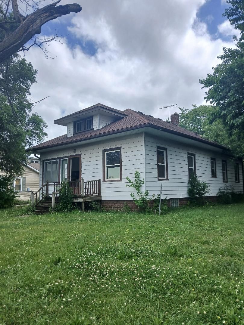 3327 Commercial Avenue — South Chicago Heights, IL 60411