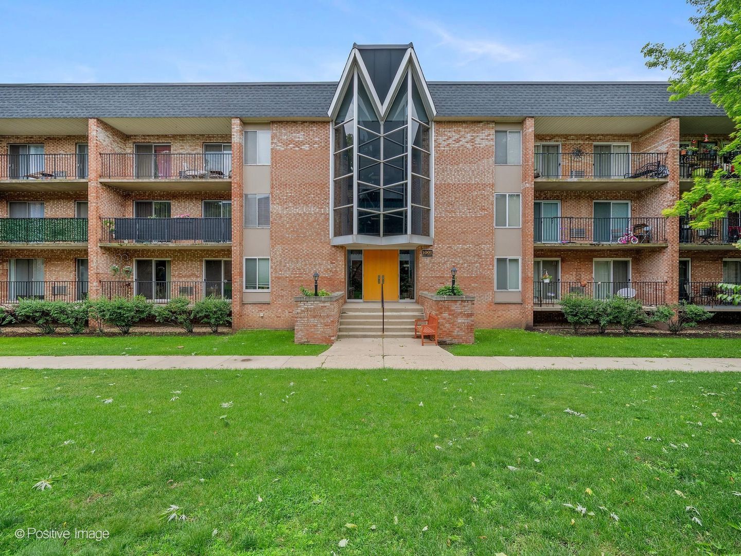 1001 N Mill Street #311 — Naperville, IL 60563