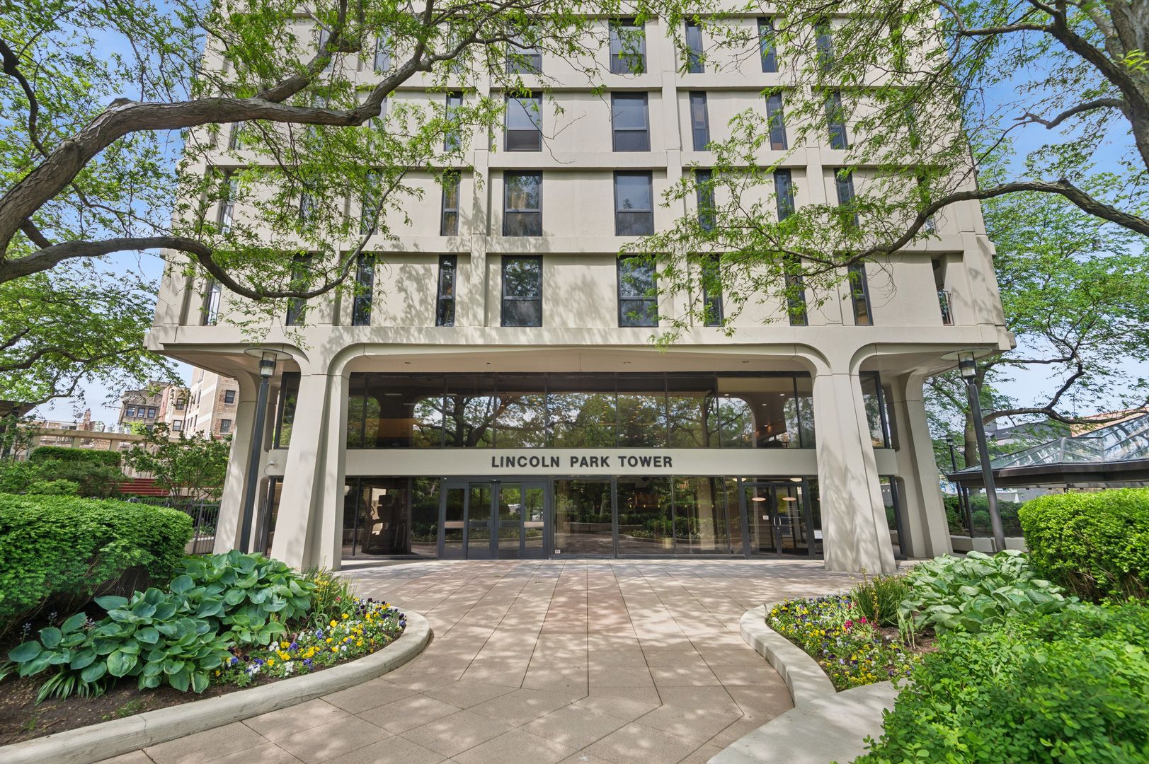 1960 N Lincoln Park West Avenue #1206 — Chicago, IL 60614
