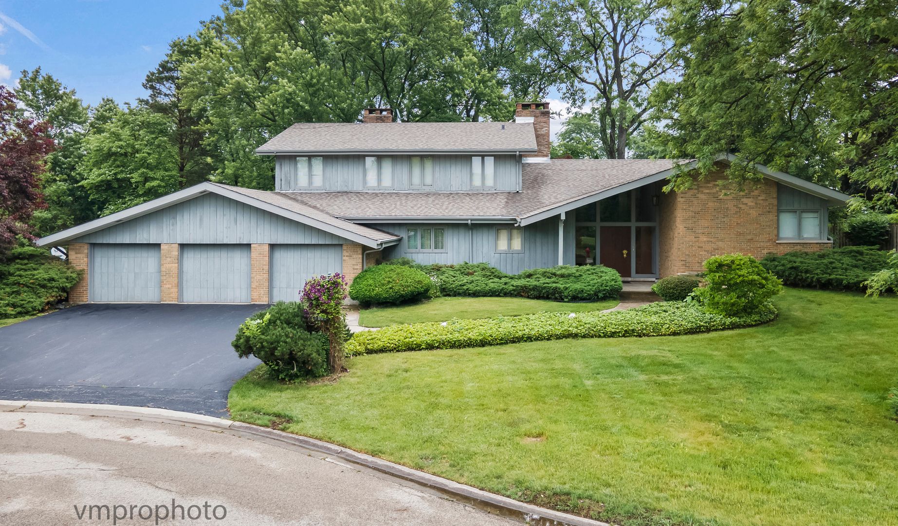445 Chapel Hill Lane — Northfield, IL 60093
