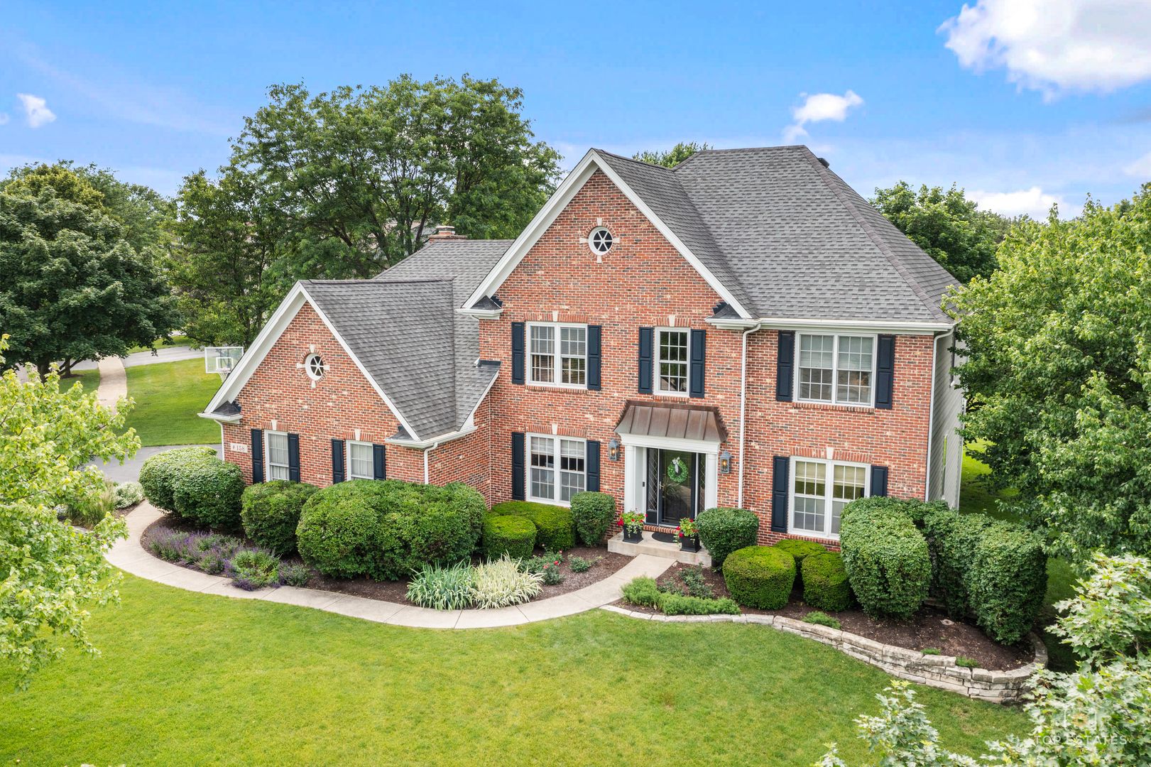 158 Derby Glen Drive — Glen Ellyn, IL 60137