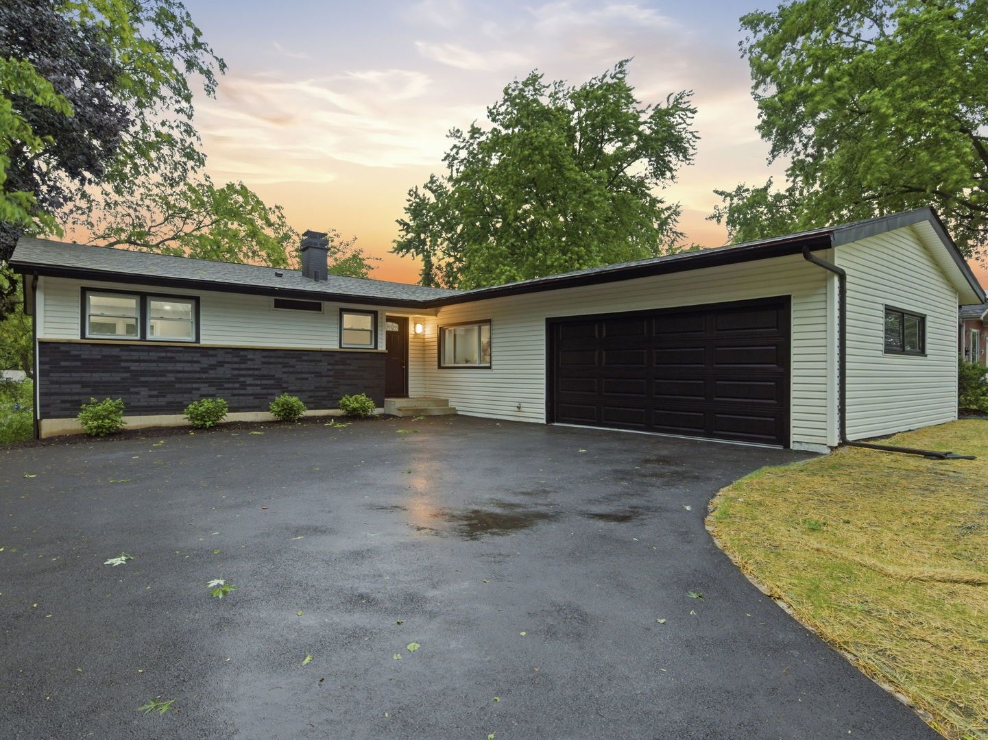 6411 Londonderry Drive — Cary, IL 60013
