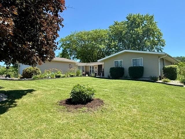 10721 GROVER OAKS — Roscoe, IL 61073