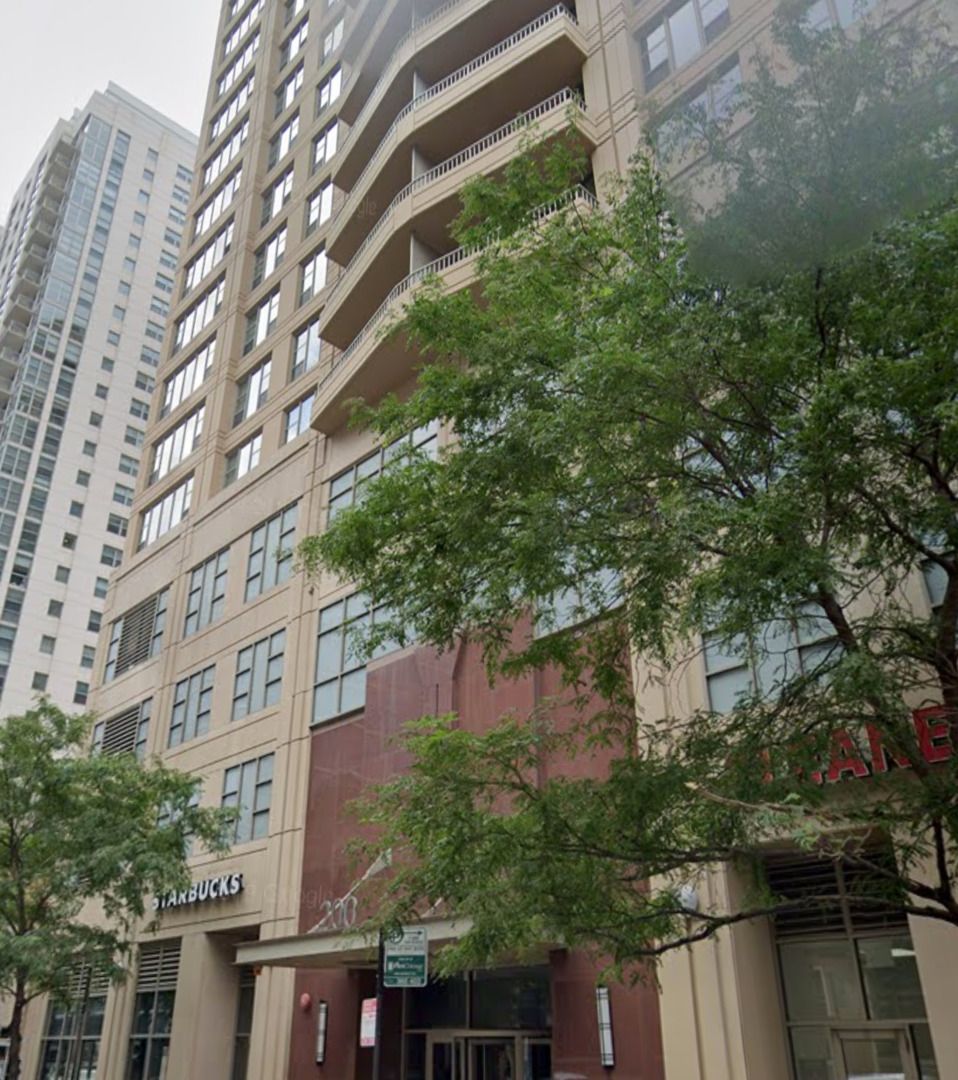 200 N Jefferson Street #1807 — Chicago, IL 60661