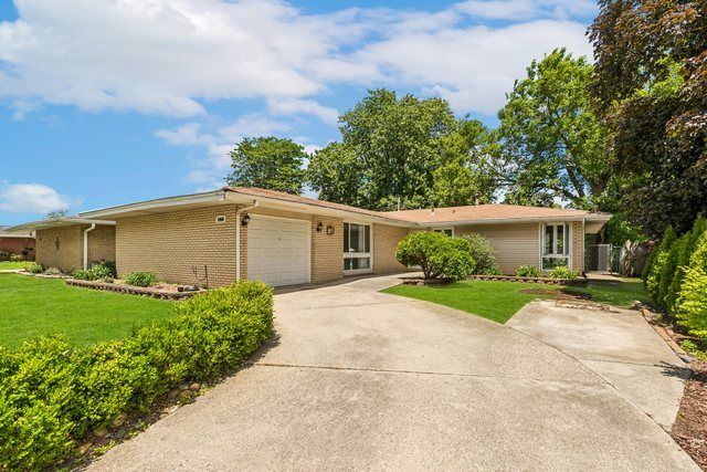 5460 Adeline Place — Oak Forest, IL 60452