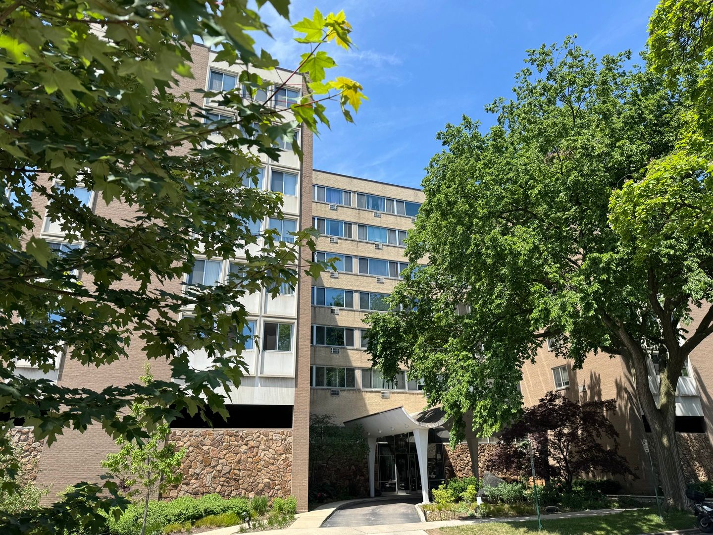 151 N Kenilworth Avenue #4G — Oak Park, IL 60301