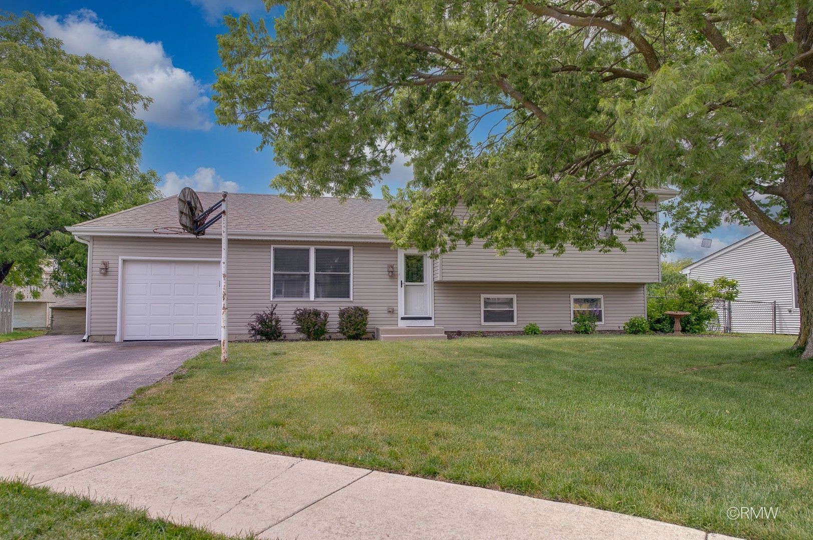 922 Capistrano Terrace — Bartlett, IL 60103