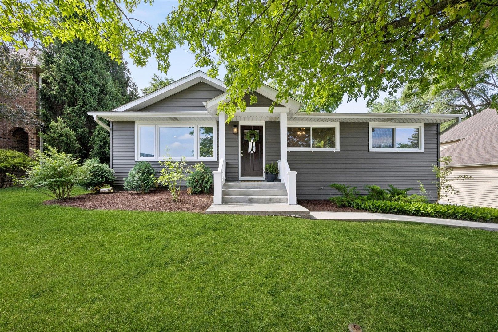 125 58th Place — Clarendon Hills, IL 60514