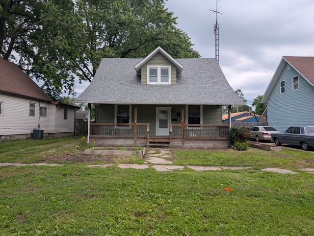 2608 SHELBY Avenue — Mattoon, IL 61938