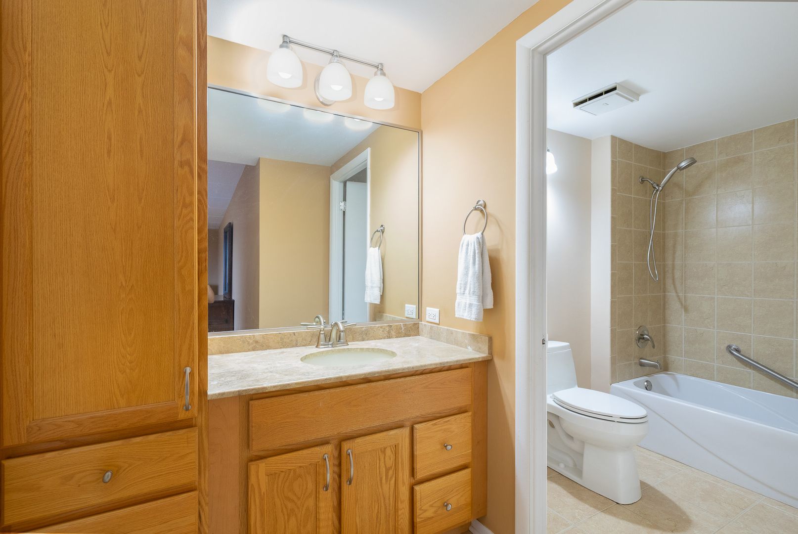 6340 Americana Drive #1101 — Willowbrook, IL 60527