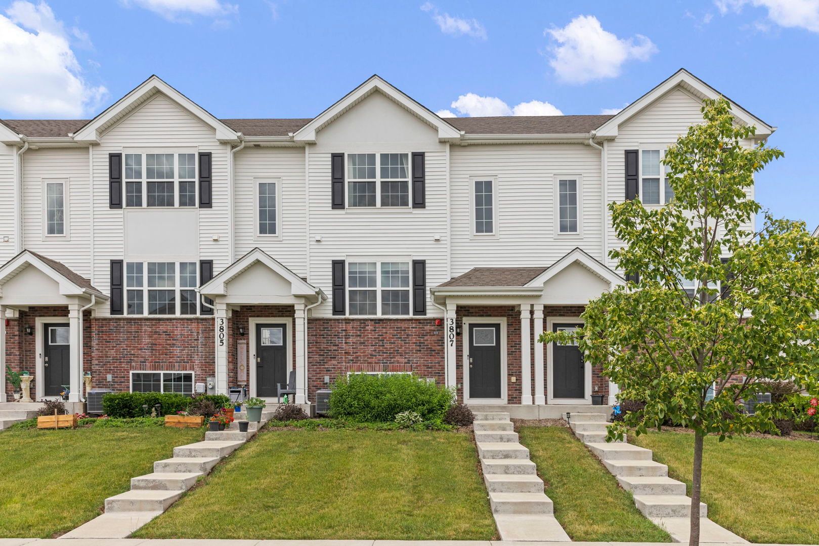 3807 Bissel Drive — Yorkville, IL 60560