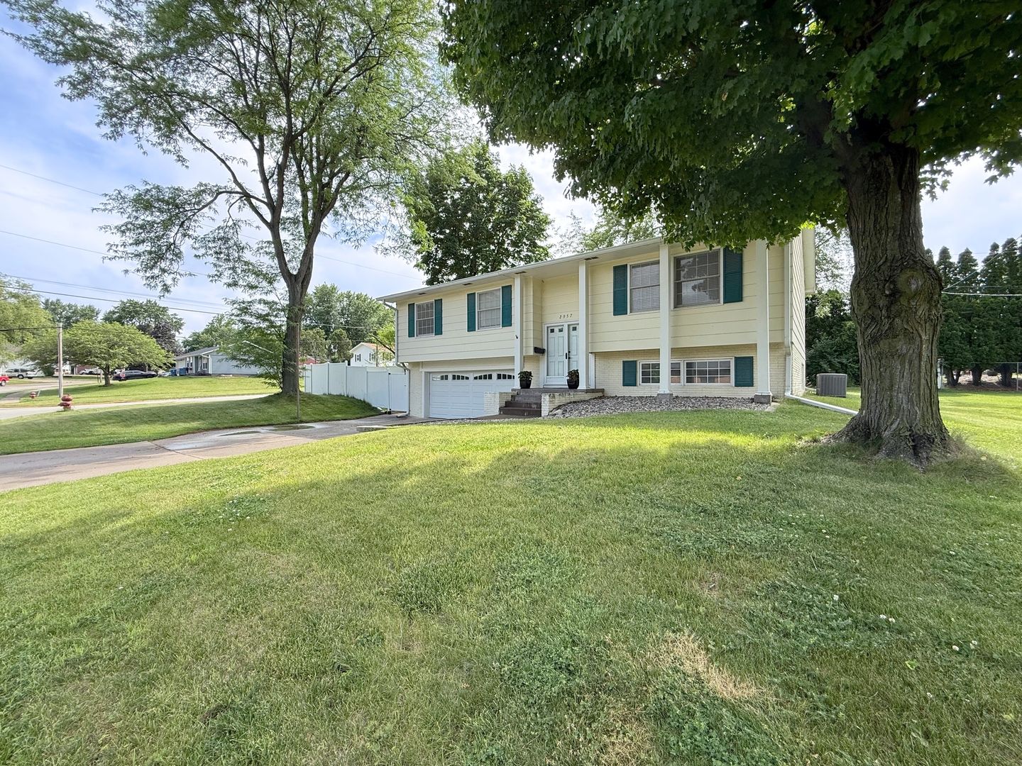 2957 10th Street — East Moline, IL 61244