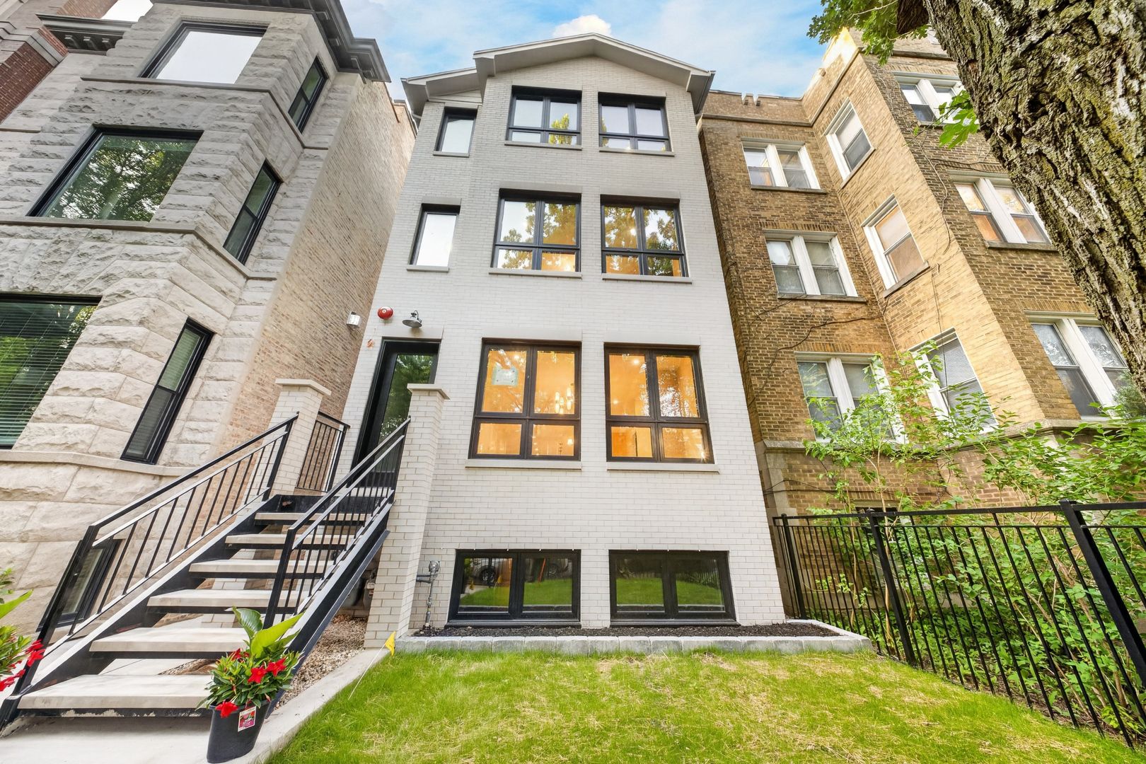 1406 W Cuyler Avenue #3 — Chicago, IL 60613