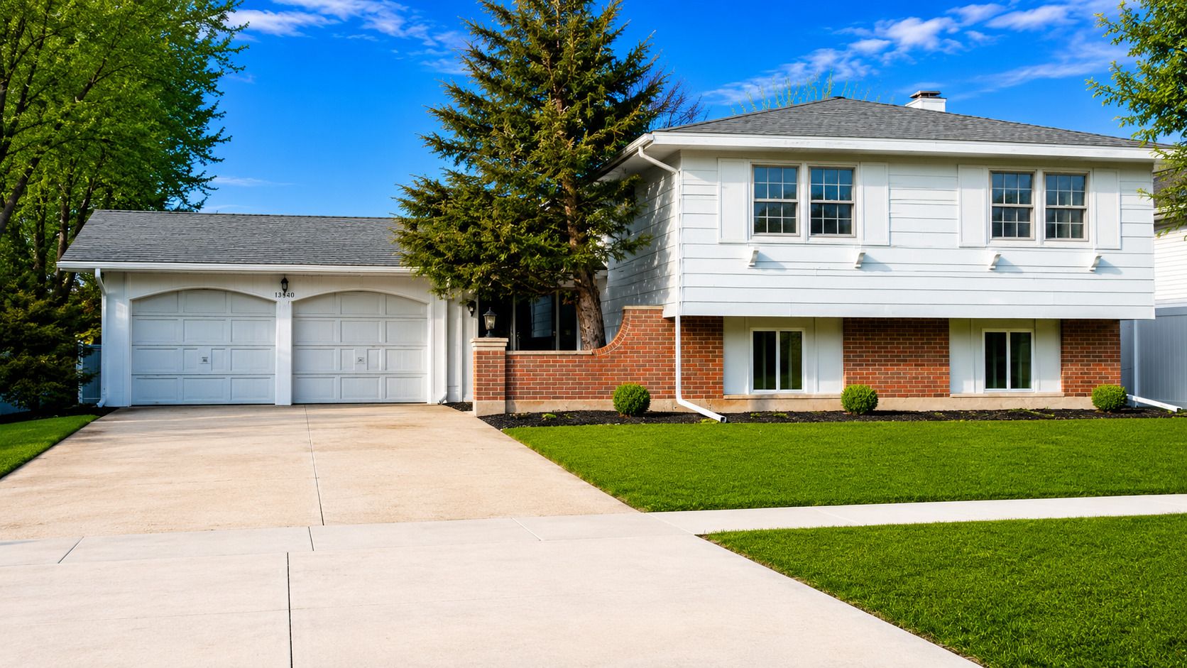 1360 Devonshire Lane — Hoffman Estates, IL 60169