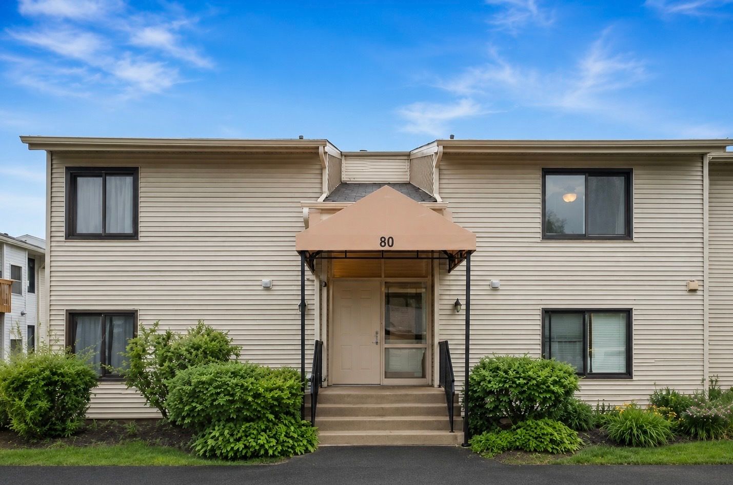 80 Commonwealth Court #4 — Vernon Hills, IL 60061