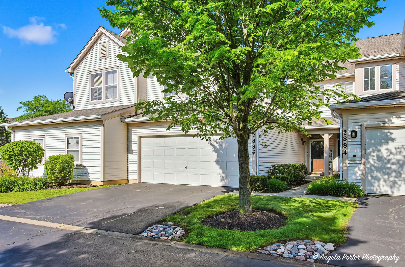 2886 Falling Waters Lane — Lindenhurst, IL 60046