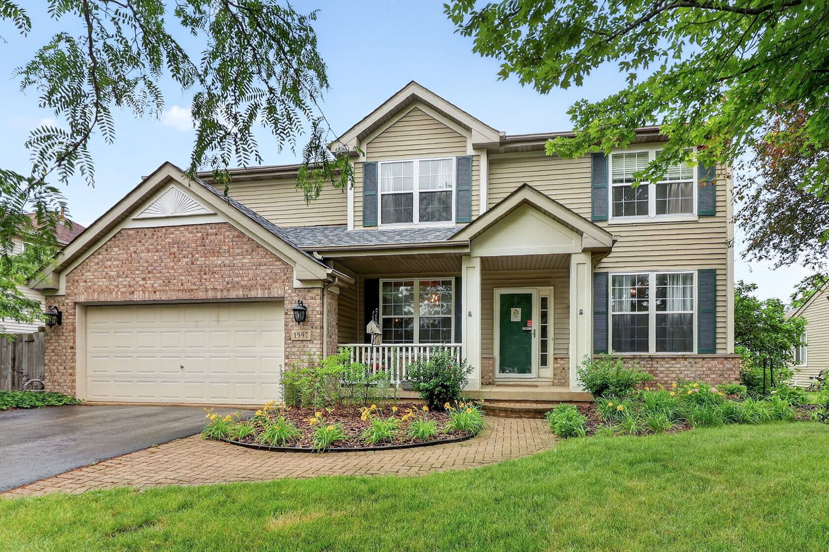 1597 W Hartsburg Lane — North Aurora, IL 60542