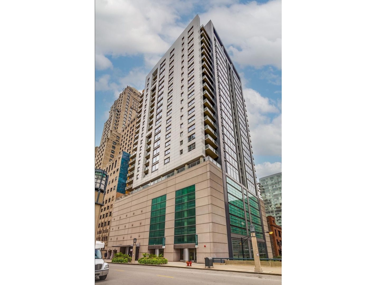 160 E ILLINOIS Street #1604 — Chicago, IL 60611