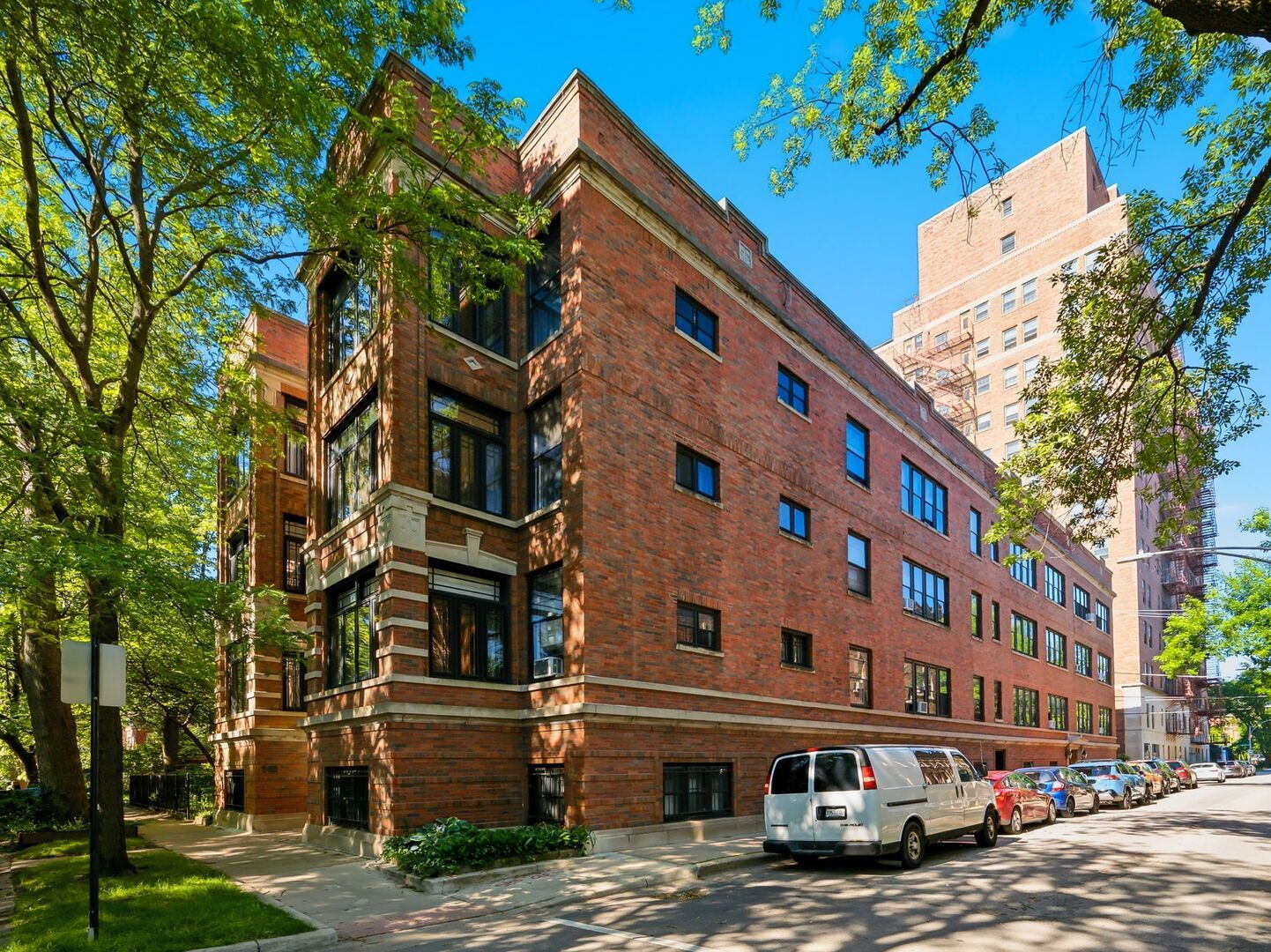 1421 E 58th Street #3E — Chicago, IL 60637