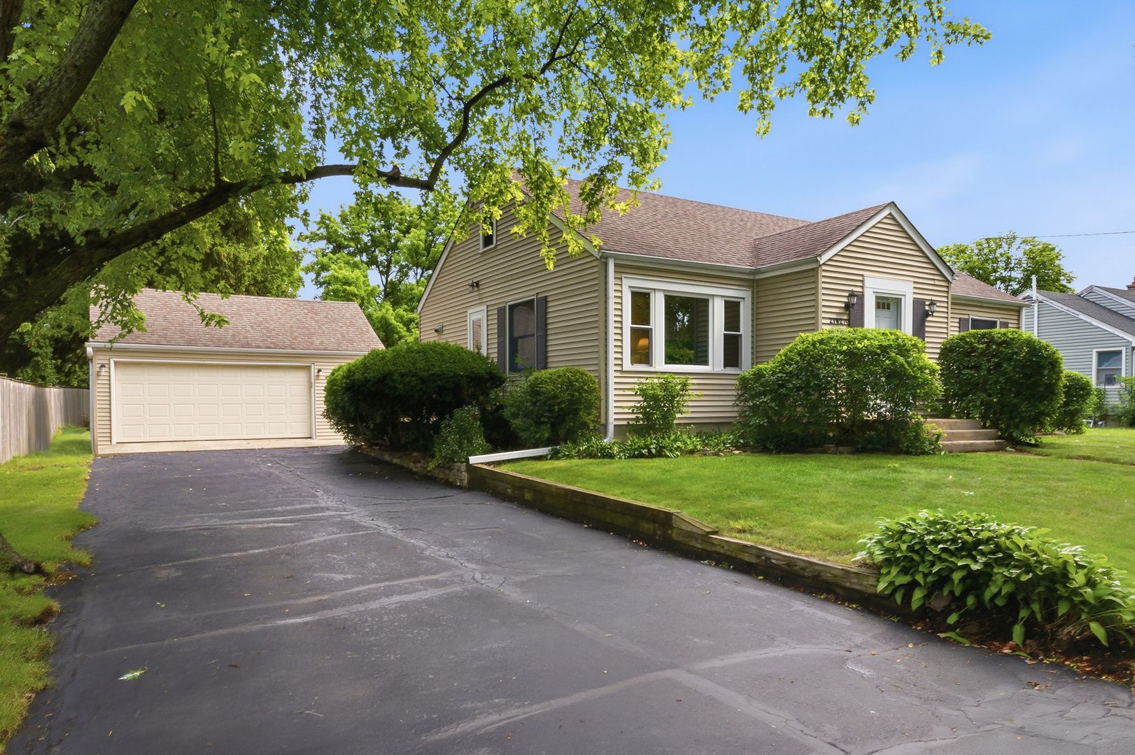 27W270 Sunnyside Avenue — Winfield, IL 60190