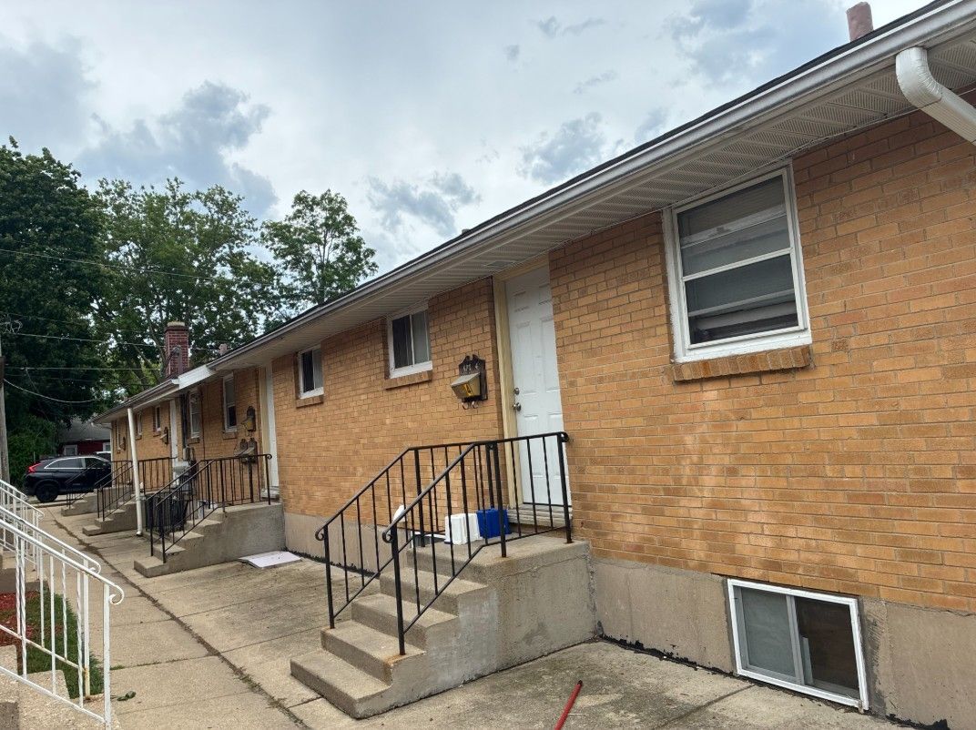 2717 Galilee Avenue — Zion, IL 60099