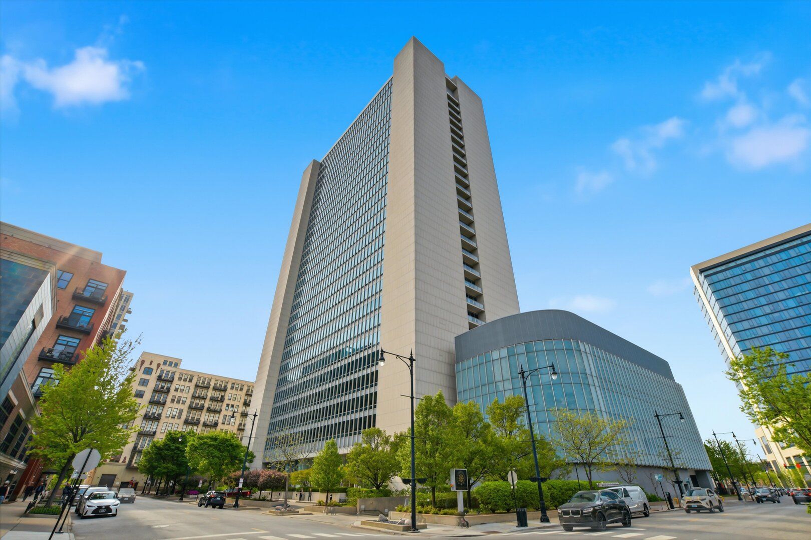 500 W Superior Street #1010 — Chicago, IL 60654