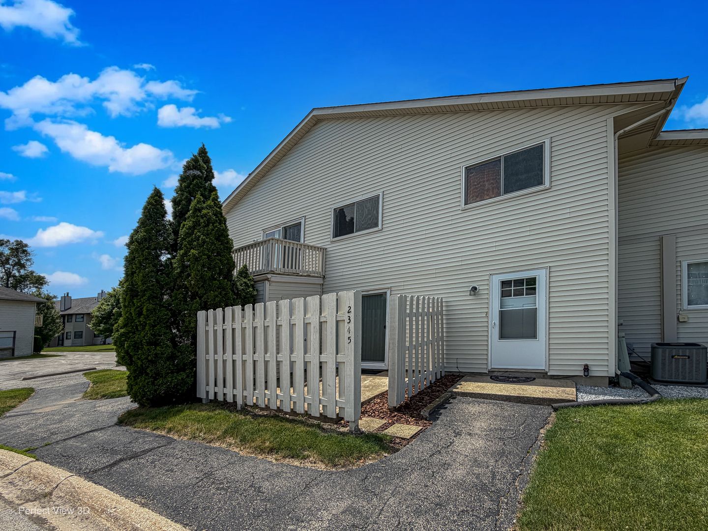 2345 Carnation Drive #305C — Crest Hill, IL 60403