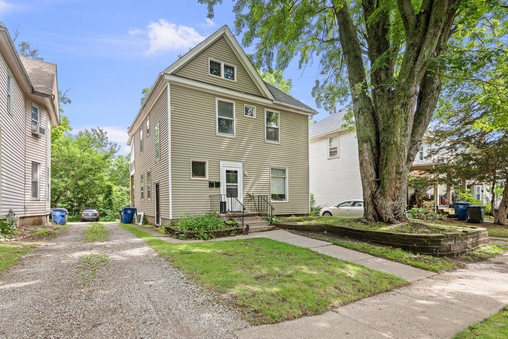 1120 Kirkwood Boulevard — Davenport, IA 52803