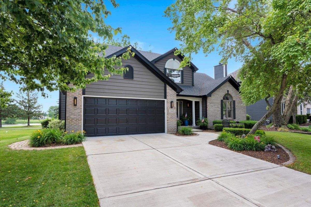 565 Blackberry Ridge Drive — Aurora, IL 60506