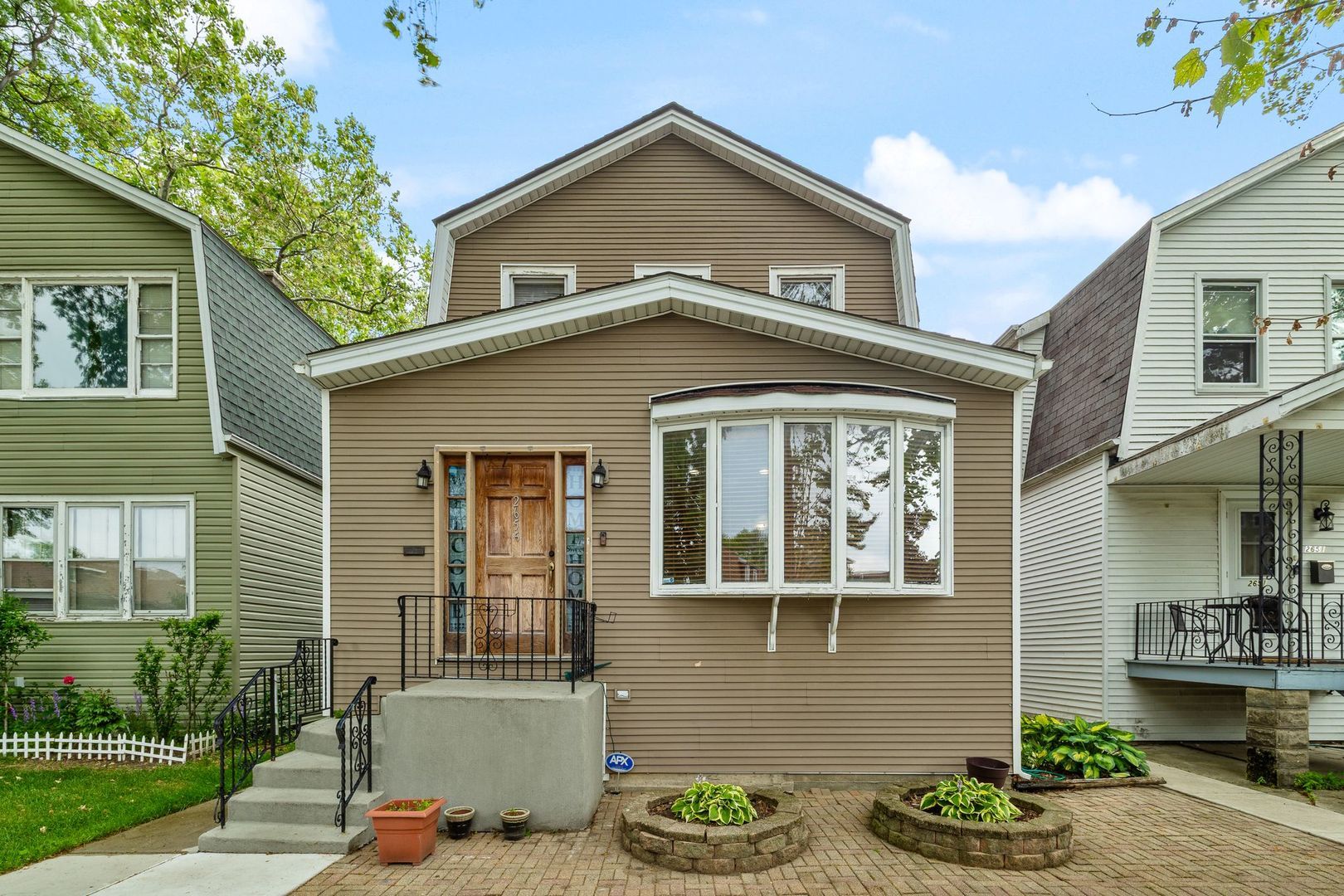 2655 N Marmora Avenue — Chicago, IL 60639