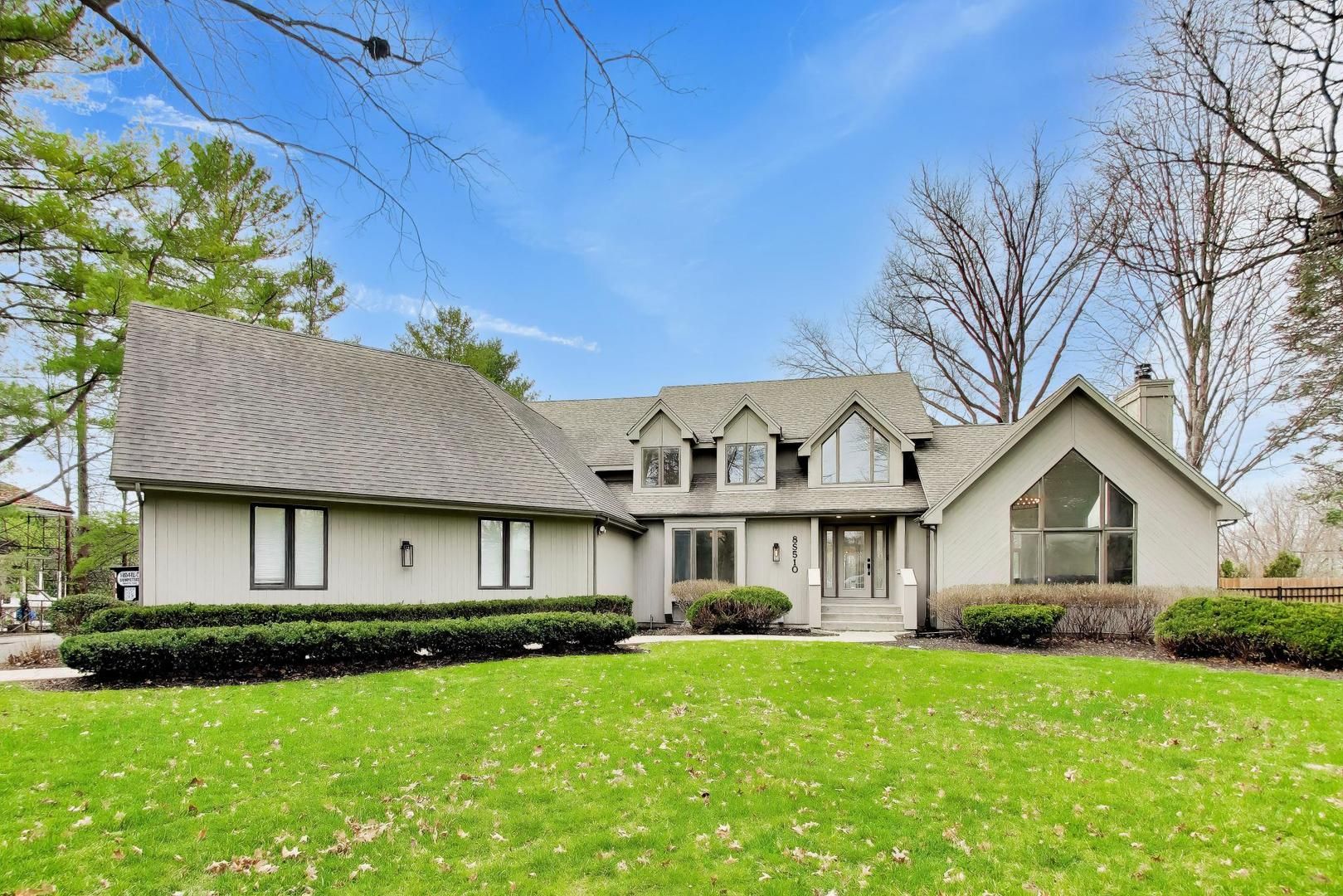 8S510 Oxford Lane — Naperville, IL 60565